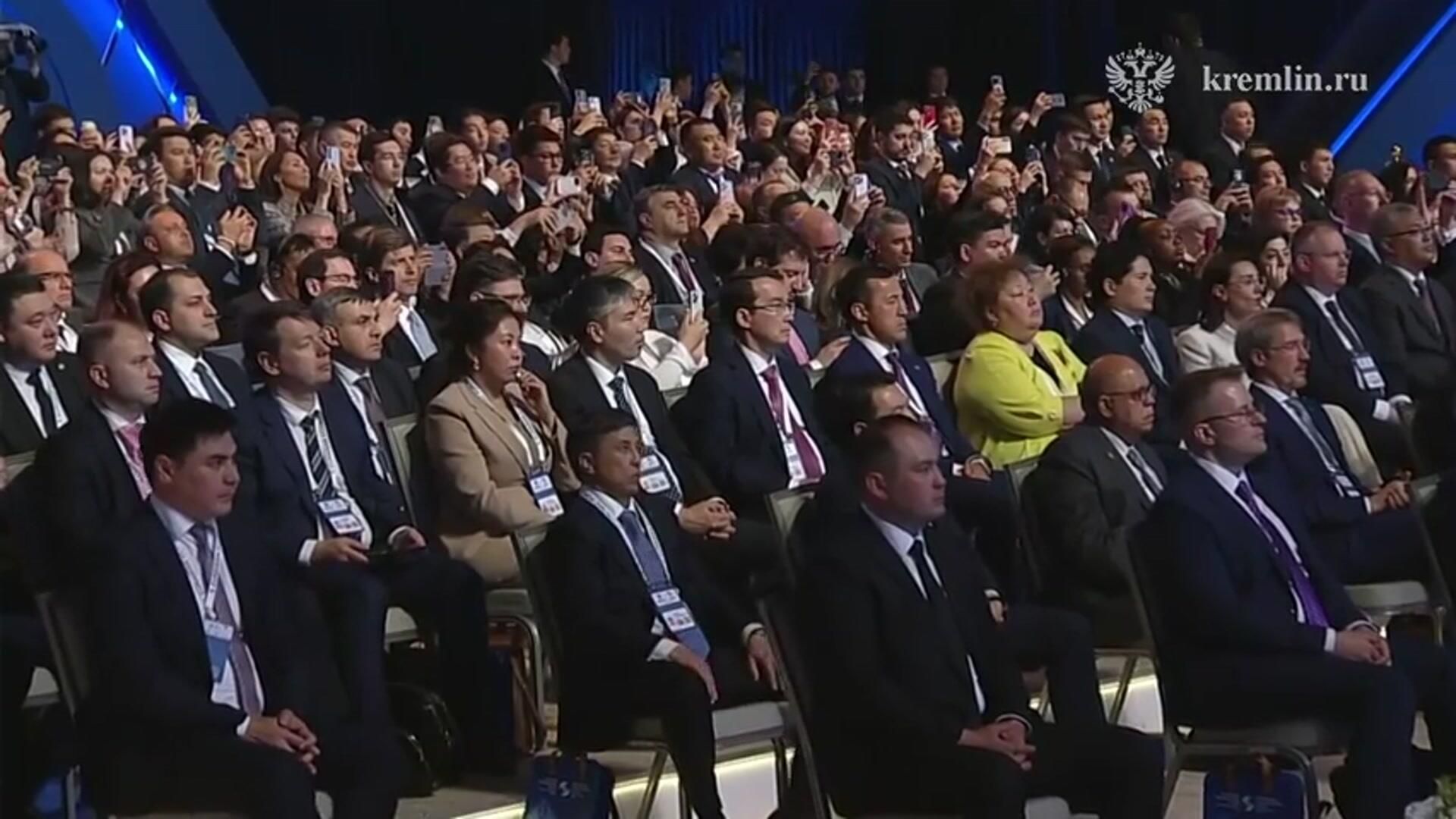 Выступление Путина на пленарном заседании Евразийского экономического форума Выступление Путина на пленарном заседании Евразийского экономического форума - РИА Новости, 1920, 28.05.2026