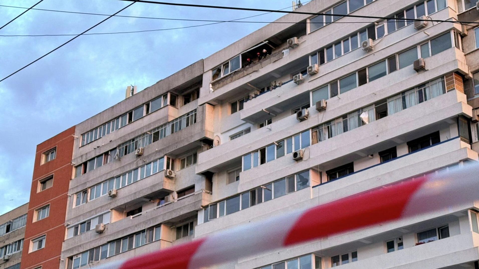 Последствия попадания беспилотника в крышу жилого дома в городе Галац. 29 мая 2026 Последствия попадания беспилотника в крышу жилого дома в городе Галац. 29 мая 2026 - РИА Новости, 1920, 29.05.2026