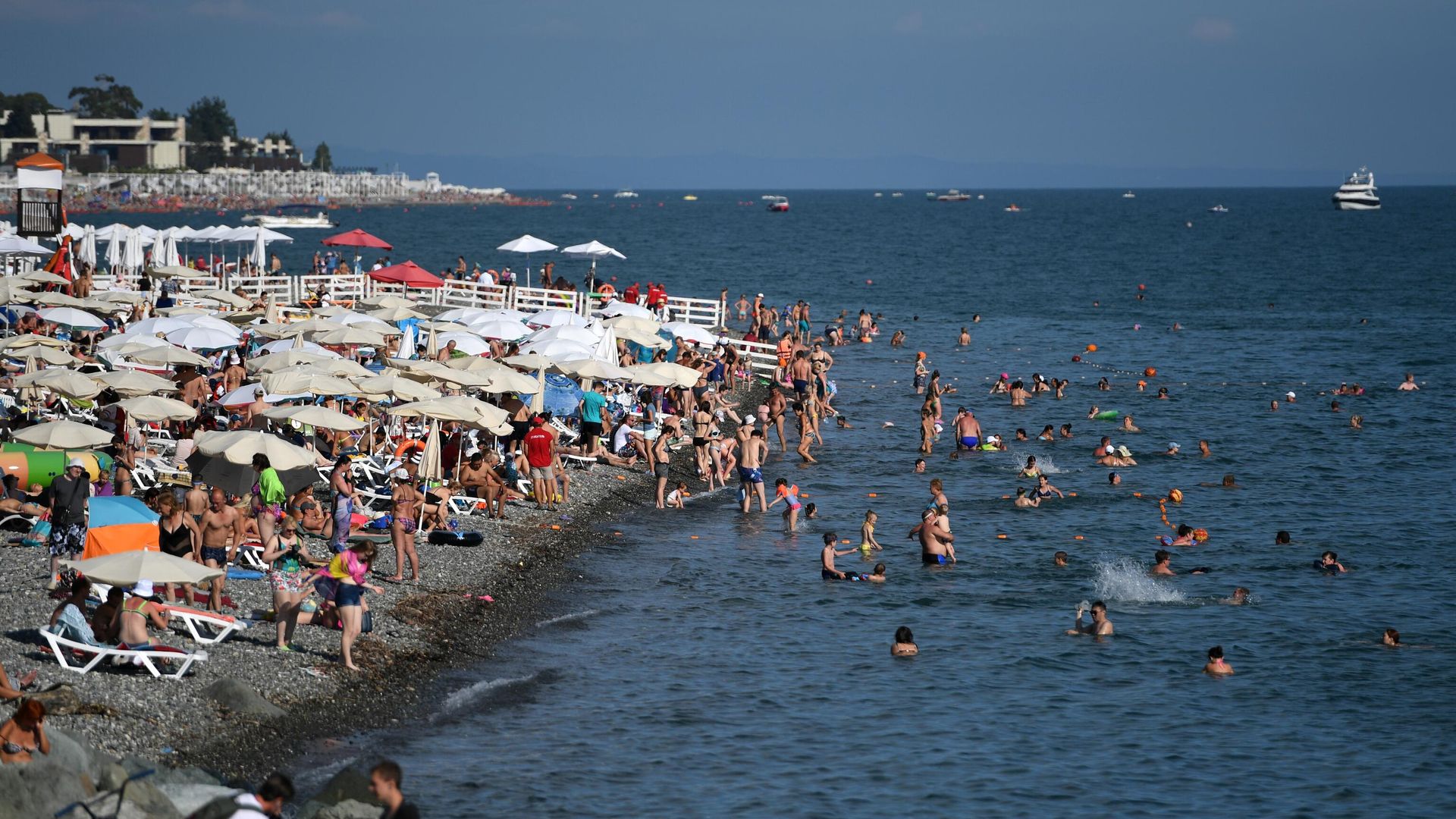 Отдыхающие на море в Сочи Отдыхающие на море в Сочи - РИА Новости, 1920, 10.06.2026
