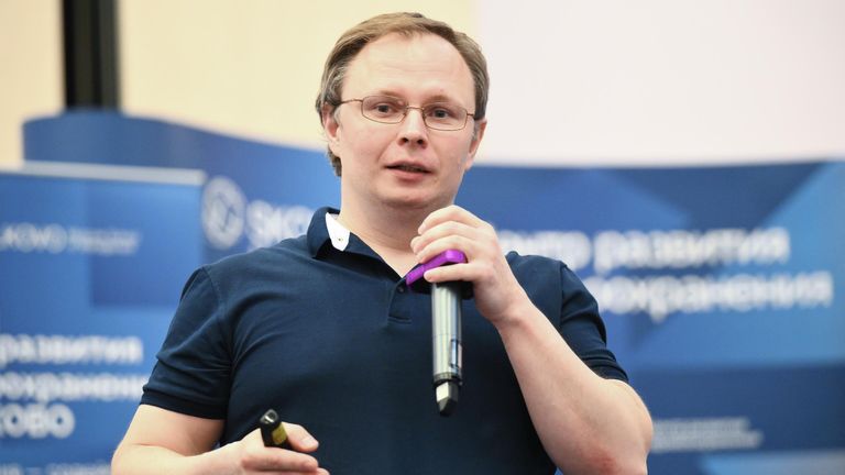 Заведующий лаборатории интеллектуальных сенсорных систем Центрального университета Андрей Сомов на сессии Карьера на стыке ИИ и фармы Заведующий лаборатории интеллектуальных сенсорных систем Центрального университета Андрей Сомов на сессии Карьера на стыке ИИ и фармы