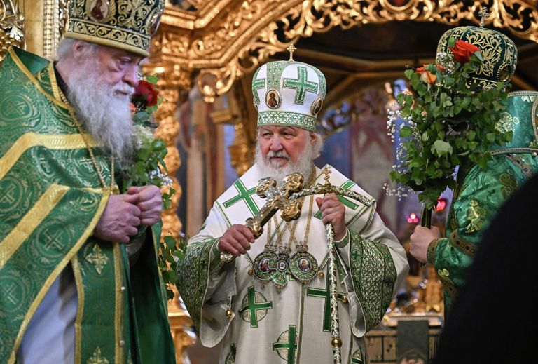 Патриарх Московский и всея Руси Кирилл проводит божественную литургию в праздник Святой Троицы в Успенском соборе Троицко-Сергиевой Лавры Патриарх Московский и всея Руси Кирилл проводит божественную литургию в праздник Святой Троицы в Успенском соборе Троицко-Сергиевой Лавры