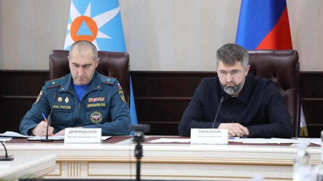Глава управления МЧС РФ по Республике Дагестан и председатель правительства Дагестана Магомед Рамазанов