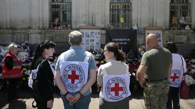 Представители Красного Креста посетили место трагедии в Старобельске Представители Красного Креста посетили место трагедии в Старобельске