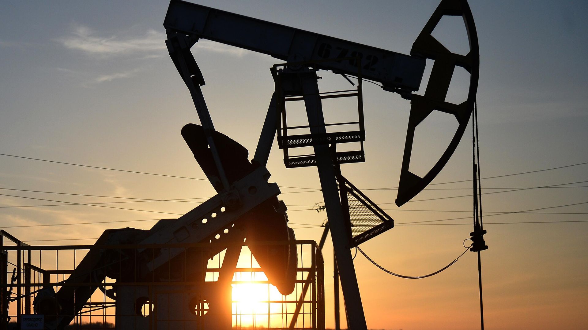 Нефтяные станки-качалки Нефтяные станки-качалки - РИА Новости, 1920, 11.06.2026