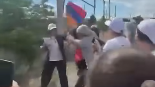 Стычка между сторонниками партии Гражданский договор и представителями альянса Сильная Армения в селе Мармарашен