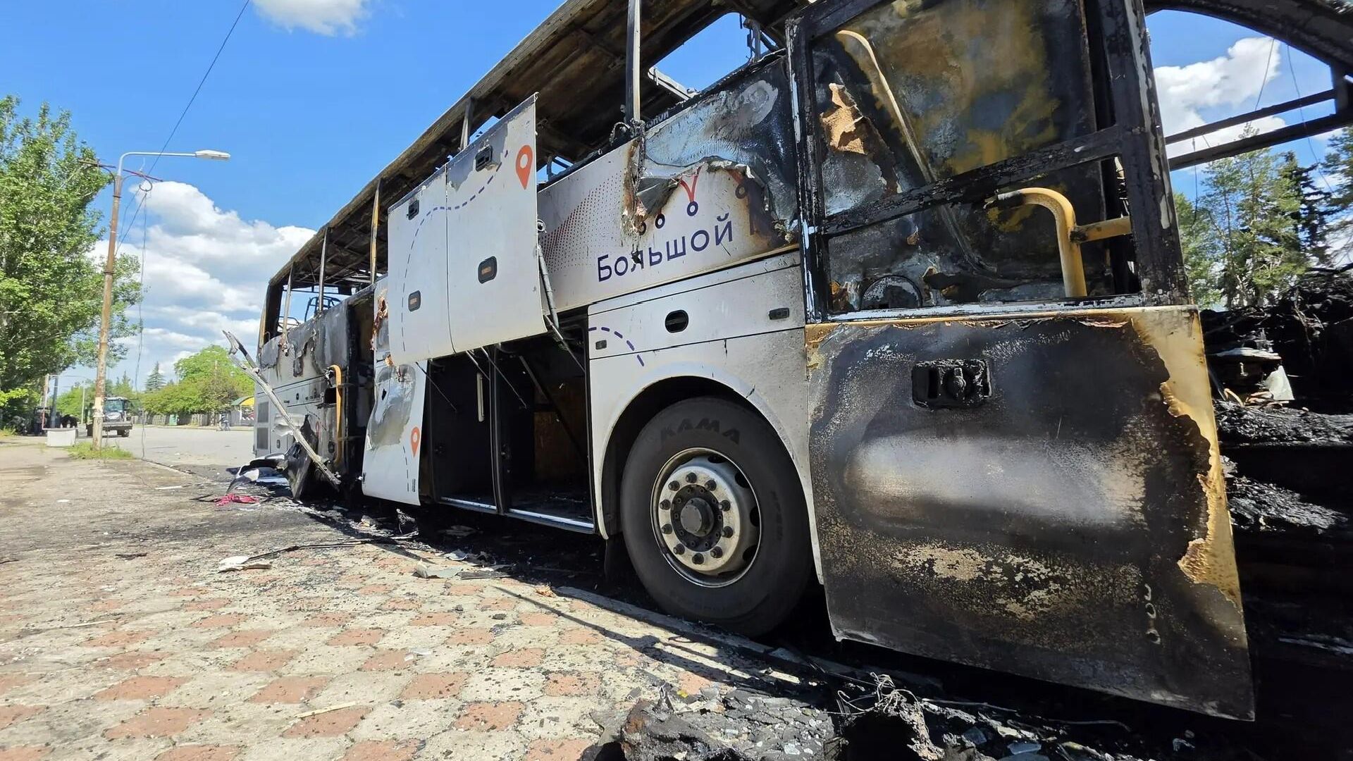 Место атаки дрона ВСУ на автобус Москва - Симферополь в Енакиево в ДНР Место атаки дрона ВСУ на автобус Москва - Симферополь в Енакиево в ДНР - РИА Новости, 1920, 03.06.2026