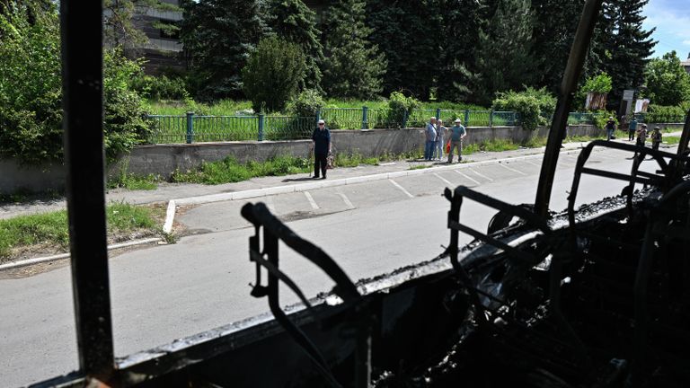 Сгоревший рейсовый автобус Москва - Симферополь в результате атаки дрона ВСУ в Енакиево Сгоревший рейсовый автобус Москва - Симферополь в результате атаки дрона ВСУ в Енакиево