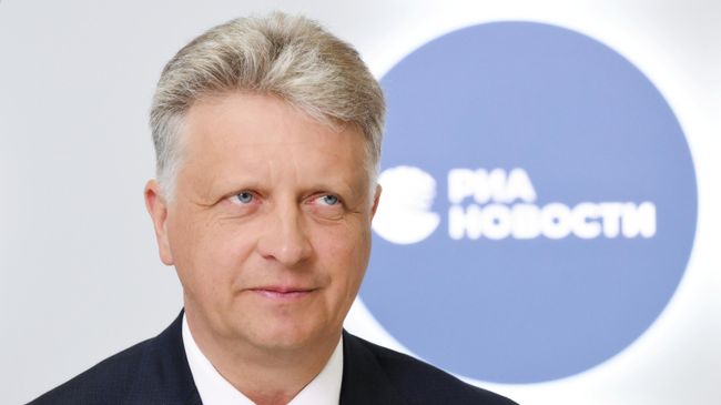 Максим Соколов на стенде РИА Новости во время ПМЭФ-2026