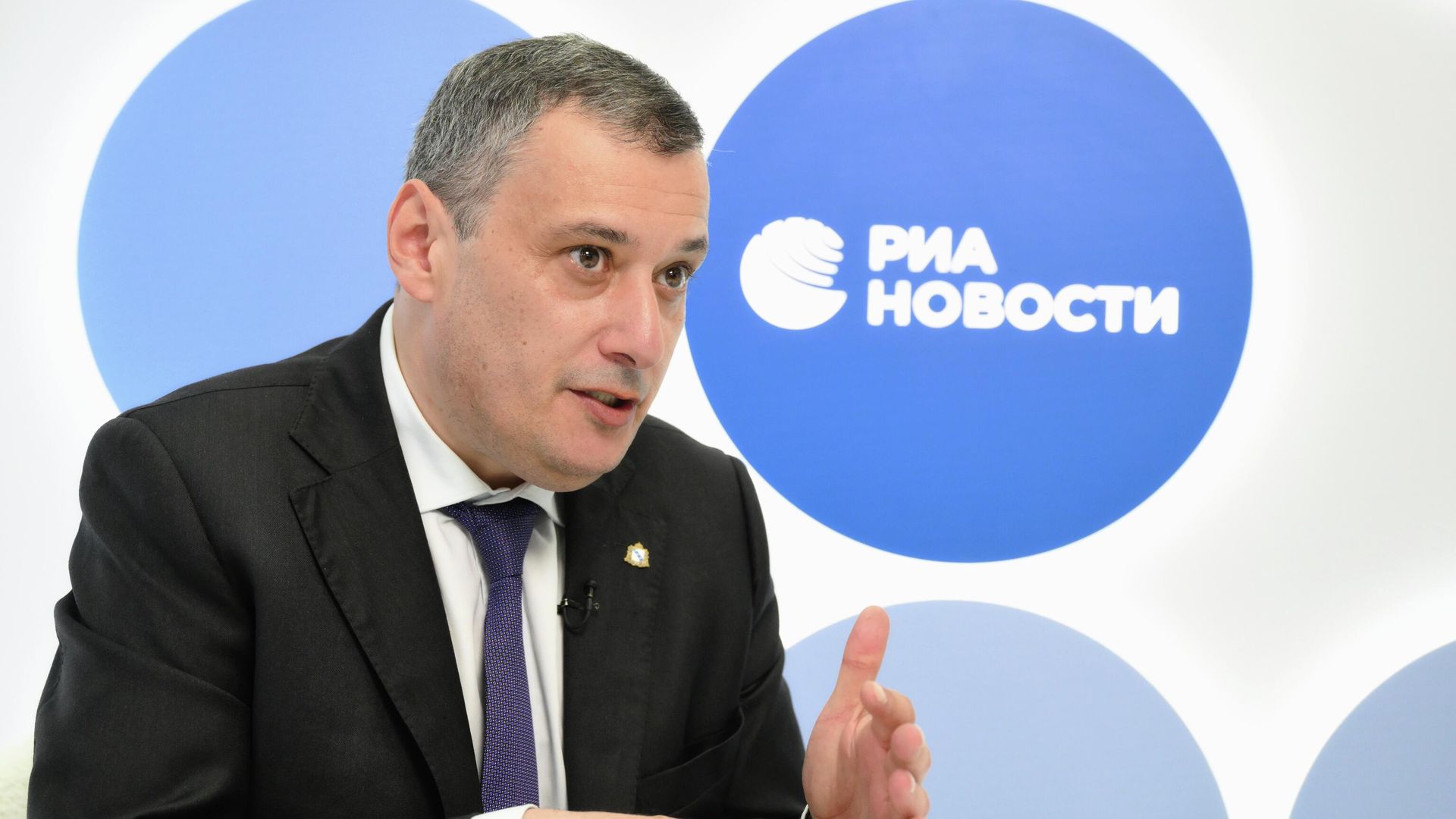 Губернатор Курской области Александр Хинштейн на ПМЭФ-2026 Губернатор Курской области Александр Хинштейн на ПМЭФ-2026 - РИА Новости, 1920, 04.06.2026