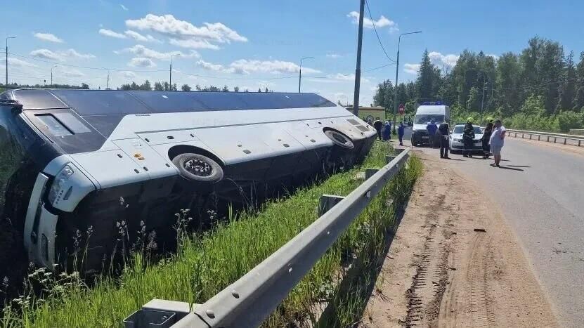На месте ДТП на Пятницком шоссе в Подмосковье. 4 июня 2026 На месте ДТП на Пятницком шоссе в Подмосковье. 4 июня 2026 - РИА Новости, 1920, 04.06.2026