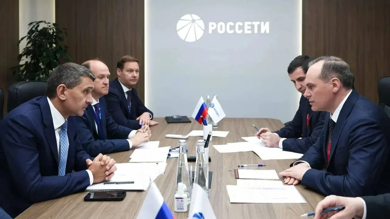 Россети и МФТИ договорились о научно-техническом партнерстве Россети и МФТИ договорились о научно-техническом партнерстве - РИА Новости, 1920, 04.06.2026