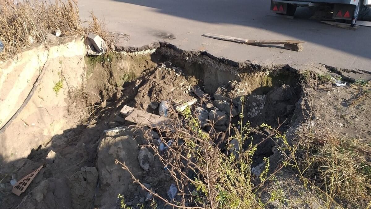 Провал грунта на улице Советской в Брянске Провал грунта на улице Советской в Брянске - РИА Новости, 1920, 04.06.2026