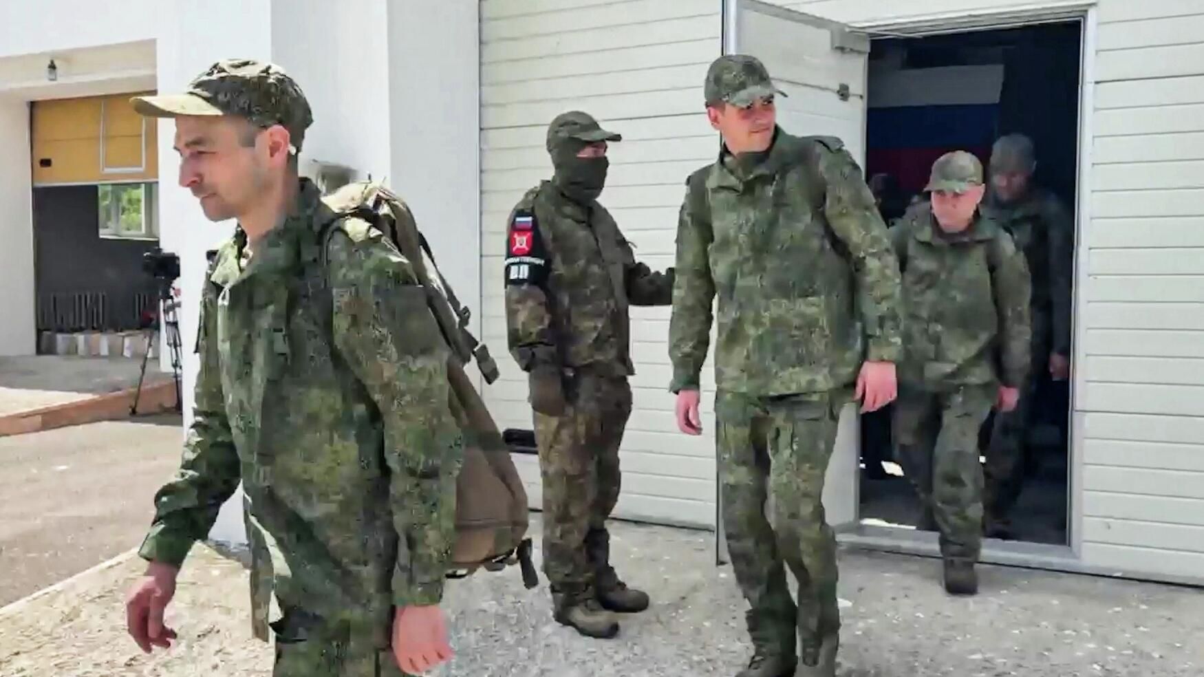 Возвращенные из украинского плена российские военнослужащие. Стоп-кадр видео Возвращенные из украинского плена российские военнослужащие. Стоп-кадр видео - РИА Новости, 1920, 05.06.2026