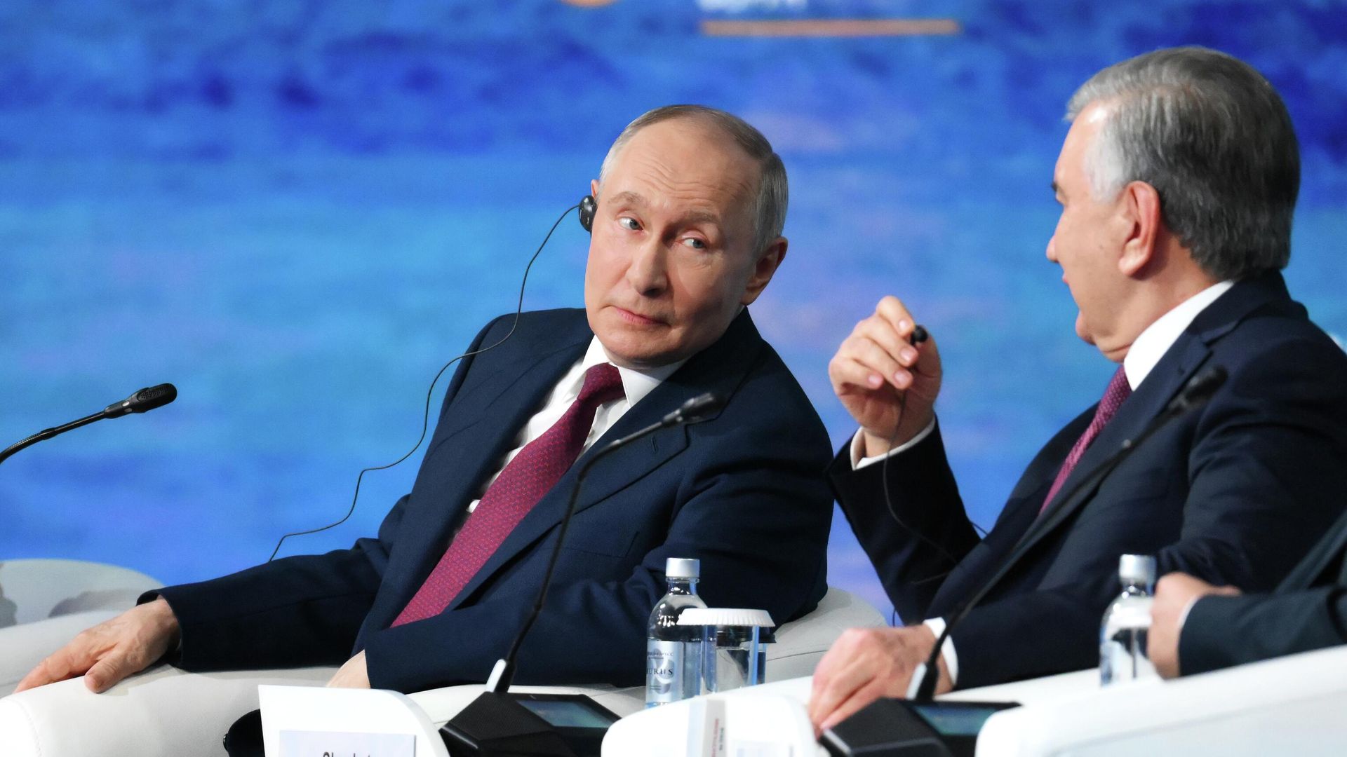 Президент РФ Владимир Путин и президент Узбекистана Шавкат Мирзиёев на пленарном заседании XXIX Петербургского международного экономического форума. 5 июня 2026 Президент РФ Владимир Путин и президент Узбекистана Шавкат Мирзиёев на пленарном заседании XXIX Петербургского международного экономического форума. 5 июня 2026 - РИА Новости, 1920, 05.06.2026