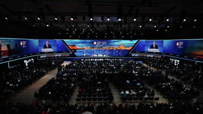 Пленарное заседание ПМЭФ-2026