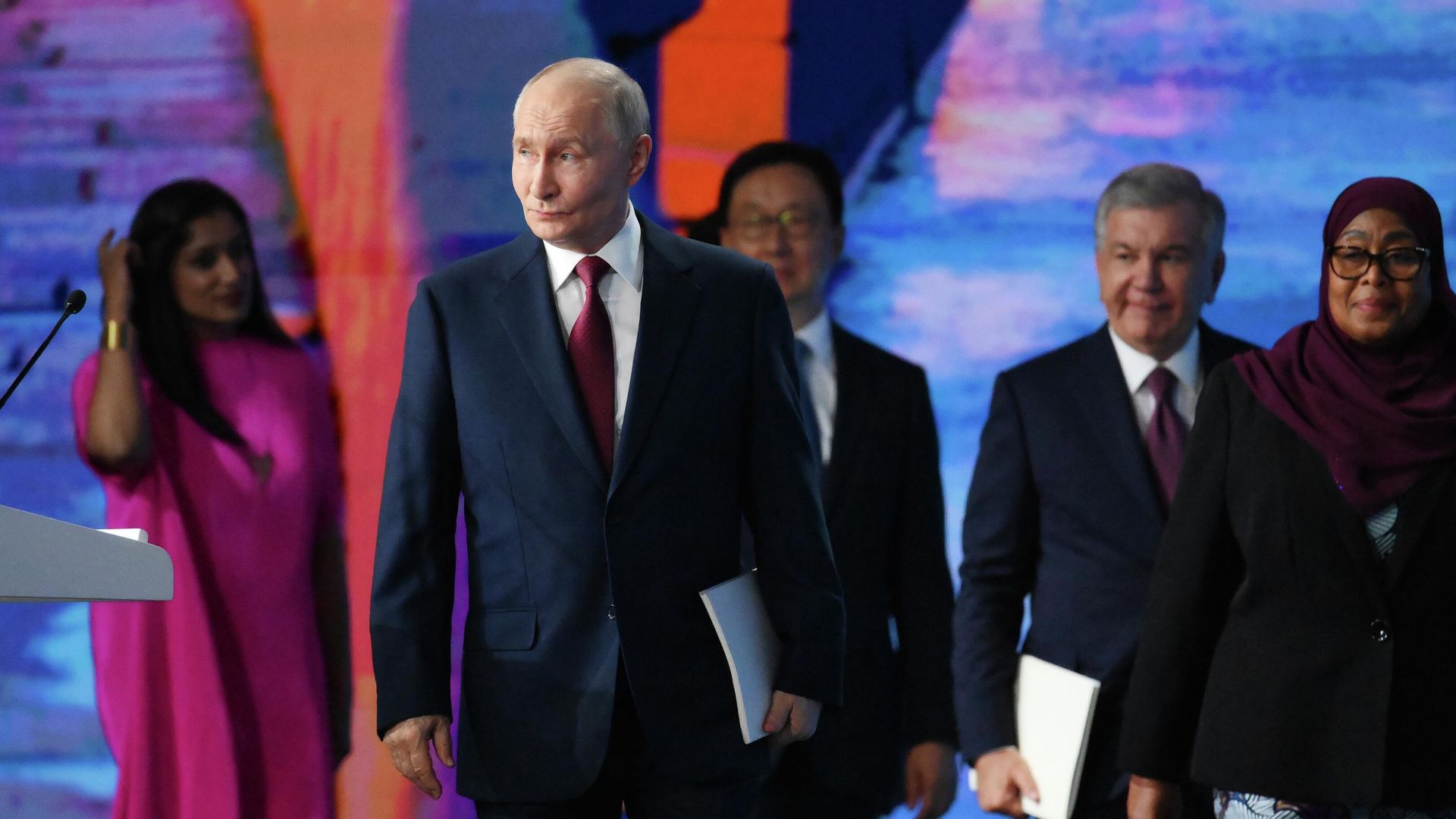 Президент РФ Владимир Путин на пленарном заседании XXIX Петербургского международного экономического форума Президент РФ Владимир Путин на пленарном заседании XXIX Петербургского международного экономического форума - РИА Новости, 1920, 05.06.2026