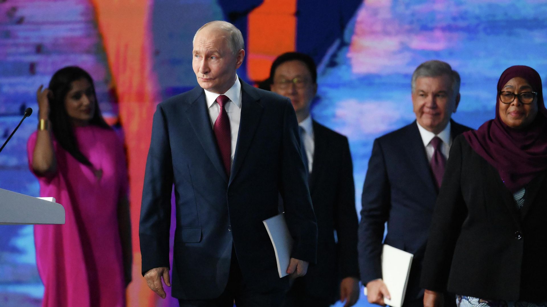 Президент РФ Владимир Путин на пленарном заседании XXIX Петербургского международного экономического форума Президент РФ Владимир Путин на пленарном заседании XXIX Петербургского международного экономического форума - РИА Новости, 1920, 05.06.2026