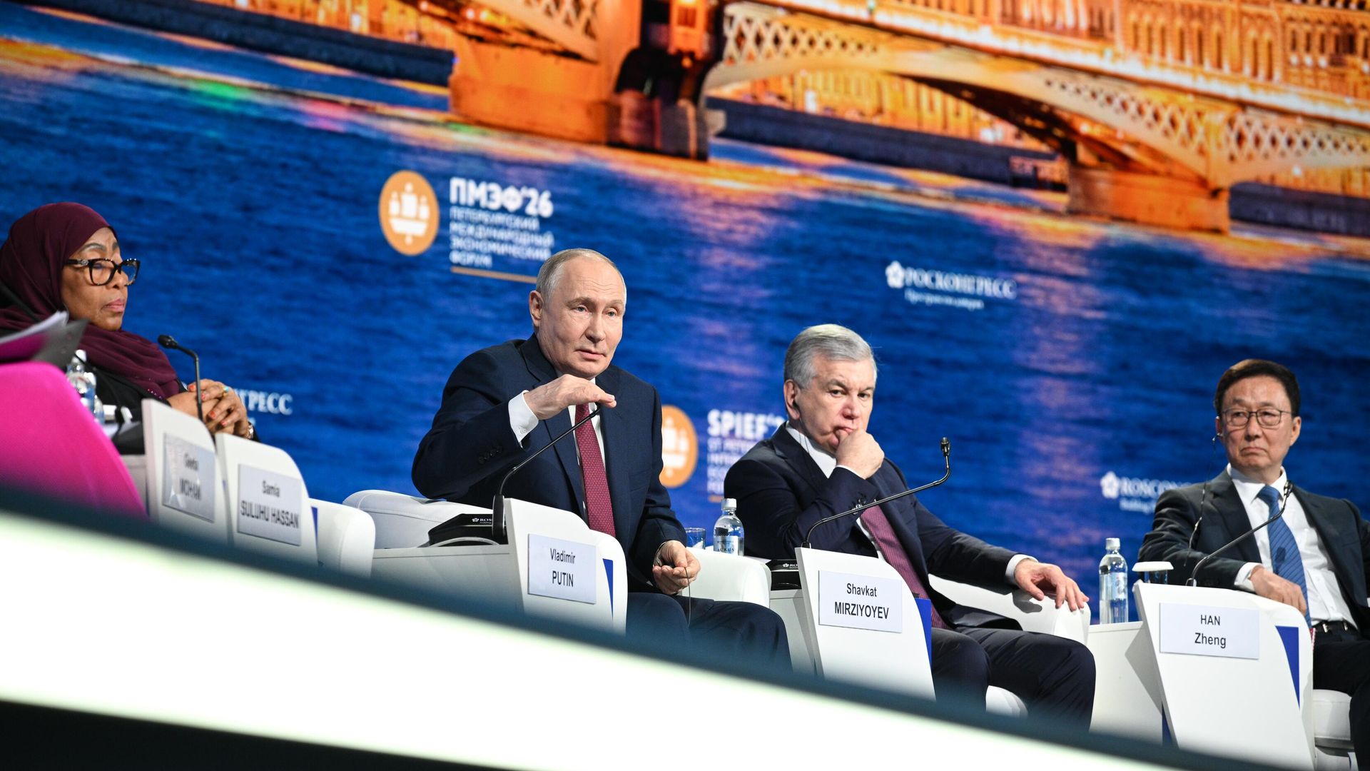 Путин: санкции больше вредят тем, кто их вводит Путин: санкции больше вредят тем, кто их вводит - РИА Новости, 1920, 05.06.2026