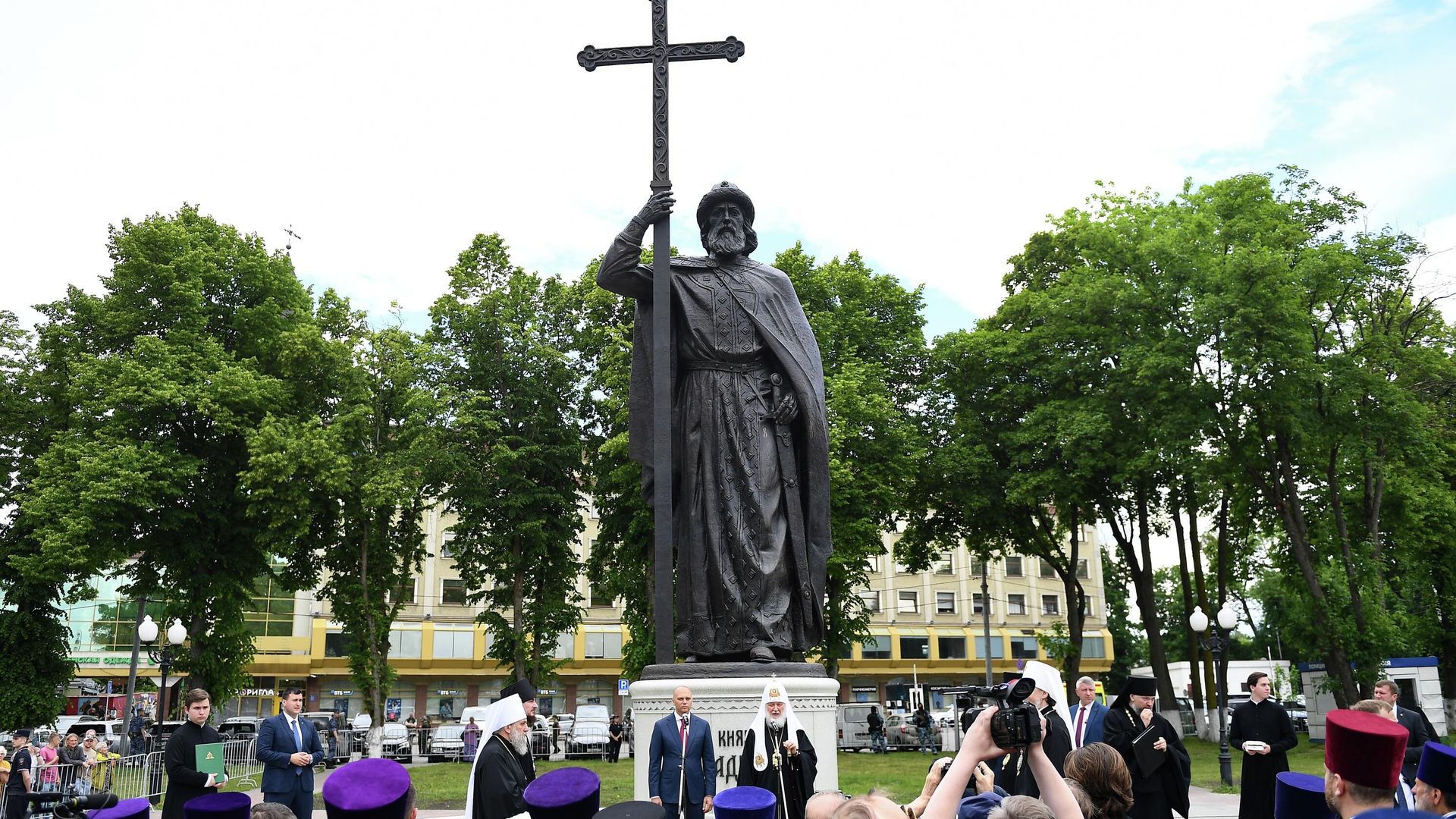 Патриарх Московский и всея Руси Кирилл на церемонии освящения памятника святому благоверному князю Владимиру в Калининграде Патриарх Московский и всея Руси Кирилл на церемонии освящения памятника святому благоверному князю Владимиру в Калининграде - РИА Новости, 1920, 07.06.2026