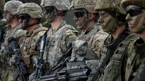 Военные НАТО из США и Литвы Военные НАТО из США и Литвы