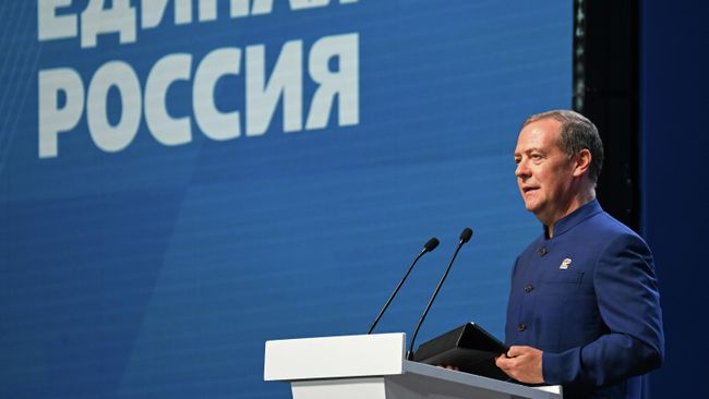 Дмитрий Медведев 