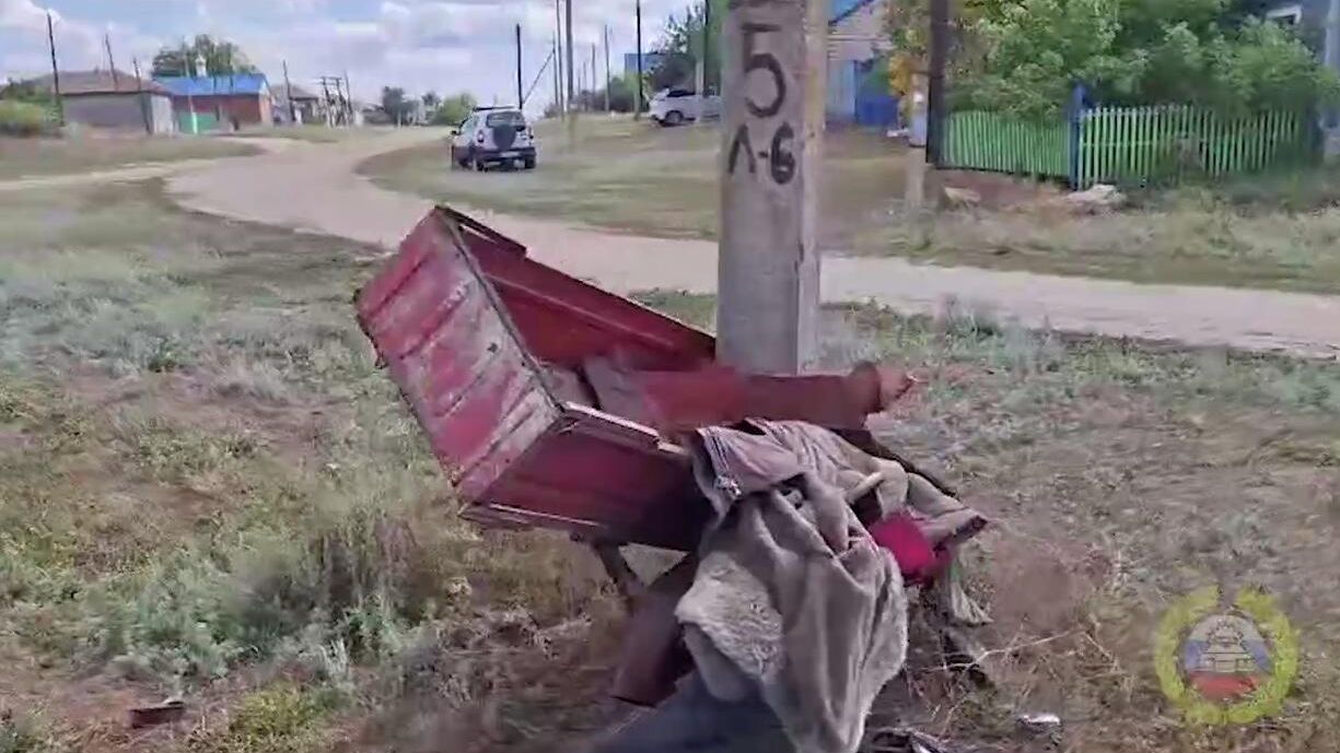 Последствия ДТП с участием мотоцикла в селе Матышево Волгоградской области. Кадр видео Последствия ДТП с участием мотоцикла в селе Матышево Волгоградской области. Кадр видео - РИА Новости, 1920, 09.06.2026