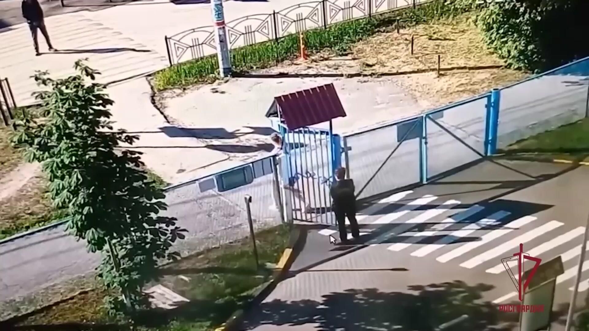 В Подмосковье мужчина пытался проникнуть в детский сад В Подмосковье мужчина пытался проникнуть в детский сад - РИА Новости, 1920, 10.06.2026