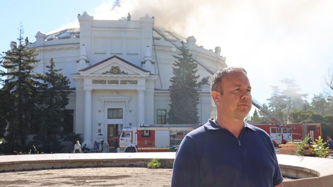 Директор Музея обороны Севастополя Михаил Смородкин после удара ВСУ