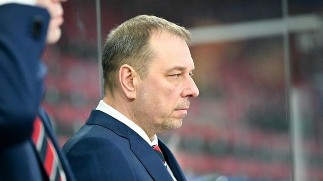 Главный тренер хоккейного клуба Норильск Сергей Голубович