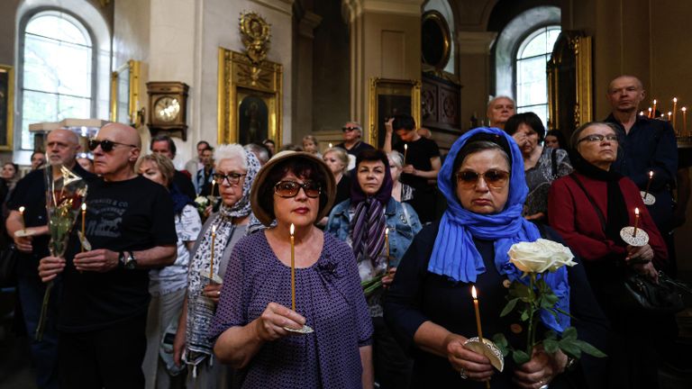 Церемония прощания с народной артисткой СССР Людмилой Чурсиной в Спасо-Преображенском соборе Санкт-Петербурга Церемония прощания с народной артисткой СССР Людмилой Чурсиной в Спасо-Преображенском соборе Санкт-Петербурга