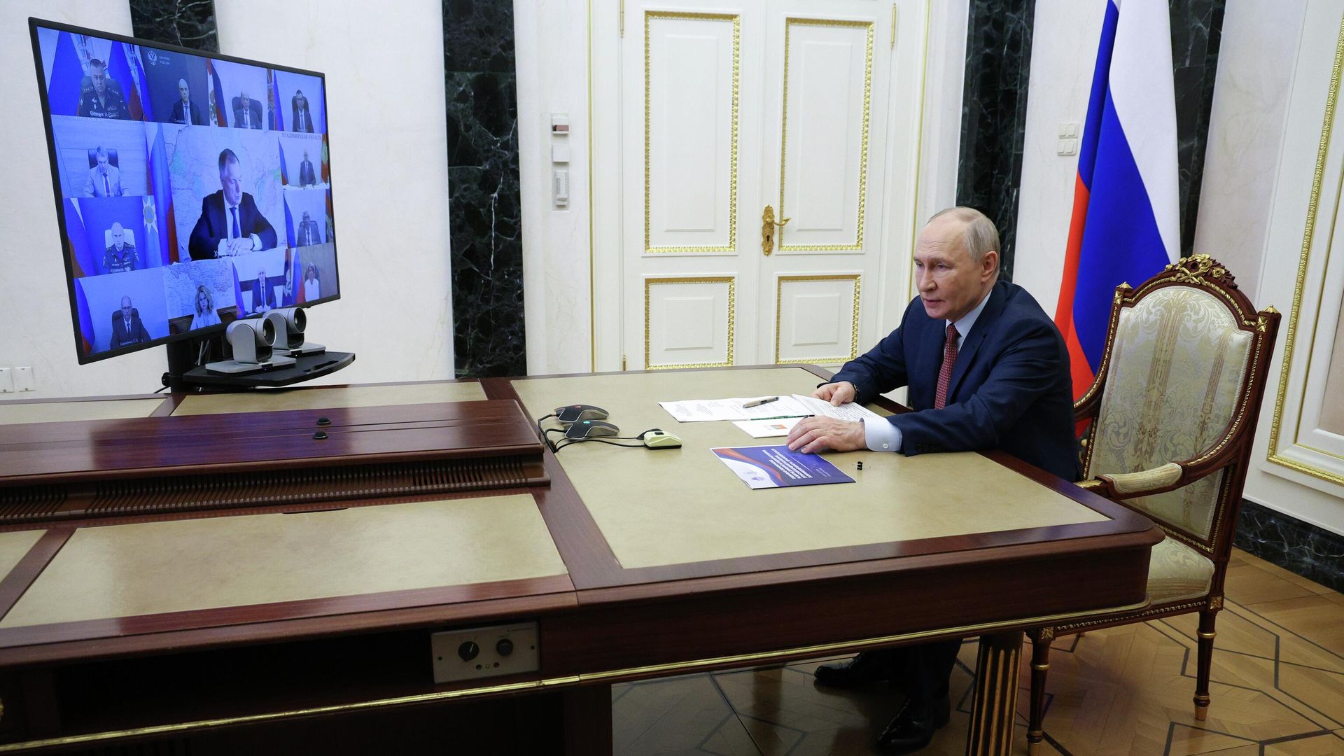 Президент РФ Владимир Путин проводит совещание по вопросам социально-экономического развития воссоединенных субъектов Российской Федерации Президент РФ Владимир Путин проводит совещание по вопросам социально-экономического развития воссоединенных субъектов Российской Федерации - РИА Новости, 1920, 13.06.2026