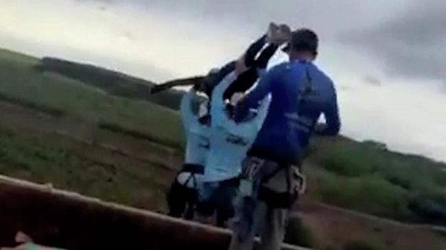 Смертельный аттракцион: женщина погибла во время прыжка с канатом
