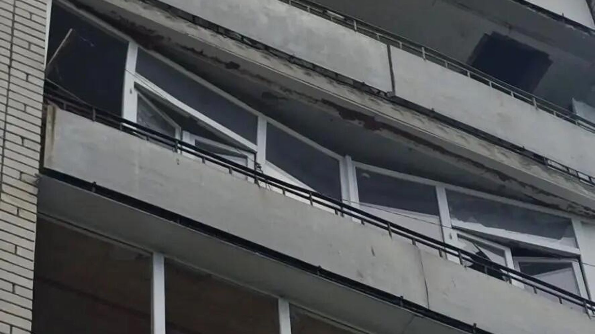 Многоквартирный дом поврежден атакой беспилотника ВСУ в Новой Каховке Херсонской области Многоквартирный дом поврежден атакой беспилотника ВСУ в Новой Каховке Херсонской области - РИА Новости, 1920, 15.06.2026