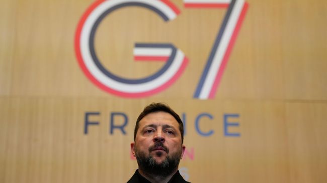 Владимир Зеленский на саммите G7 во Франции