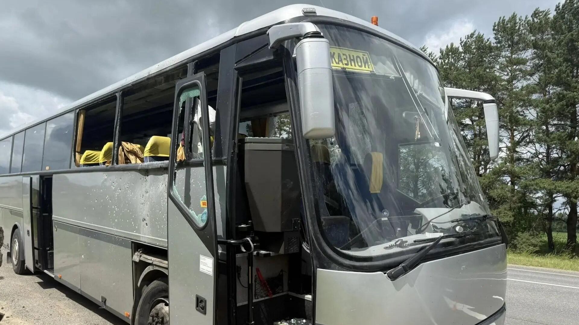 Последствия удара по автобусу в Брянской области Последствия удара по автобусу в Брянской области - РИА Новости, 1920, 29.06.2026