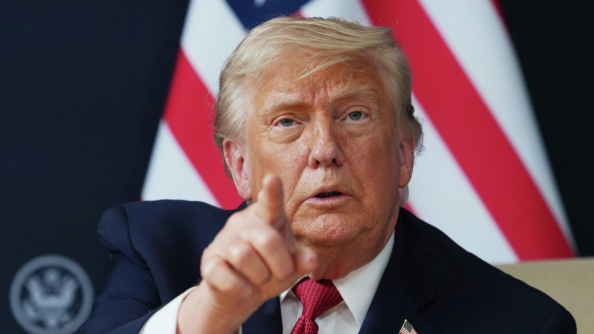Президент США Дональд Трамп во время встречи с премьер-министром Индии Нарендрой Моди на саммите G7 во Франции Президент США Дональд Трамп во время встречи с премьер-министром Индии Нарендрой Моди на саммите G7 во Франции - РИА Новости, 1920, 19.06.2026