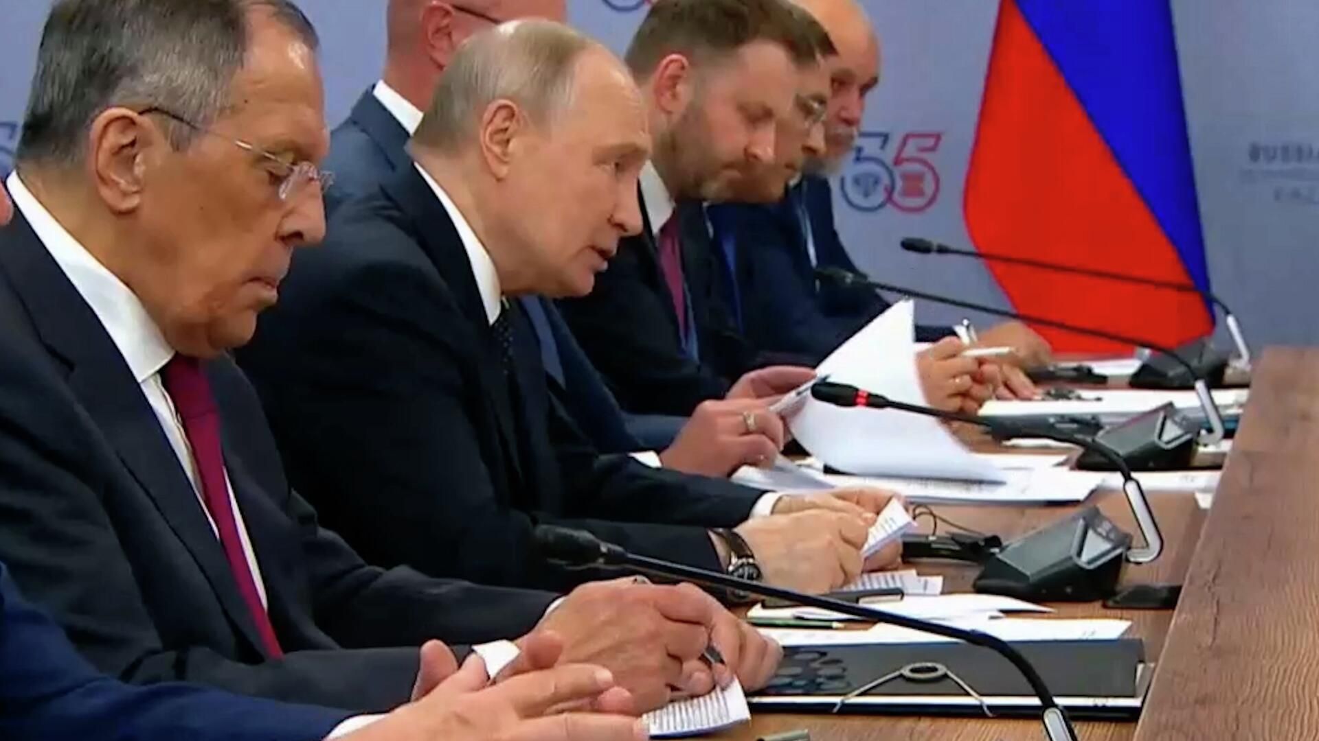 Путин о стратегическом партнерстве России и АСЕАН Путин о стратегическом партнерстве России и АСЕАН - РИА Новости, 1920, 17.06.2026