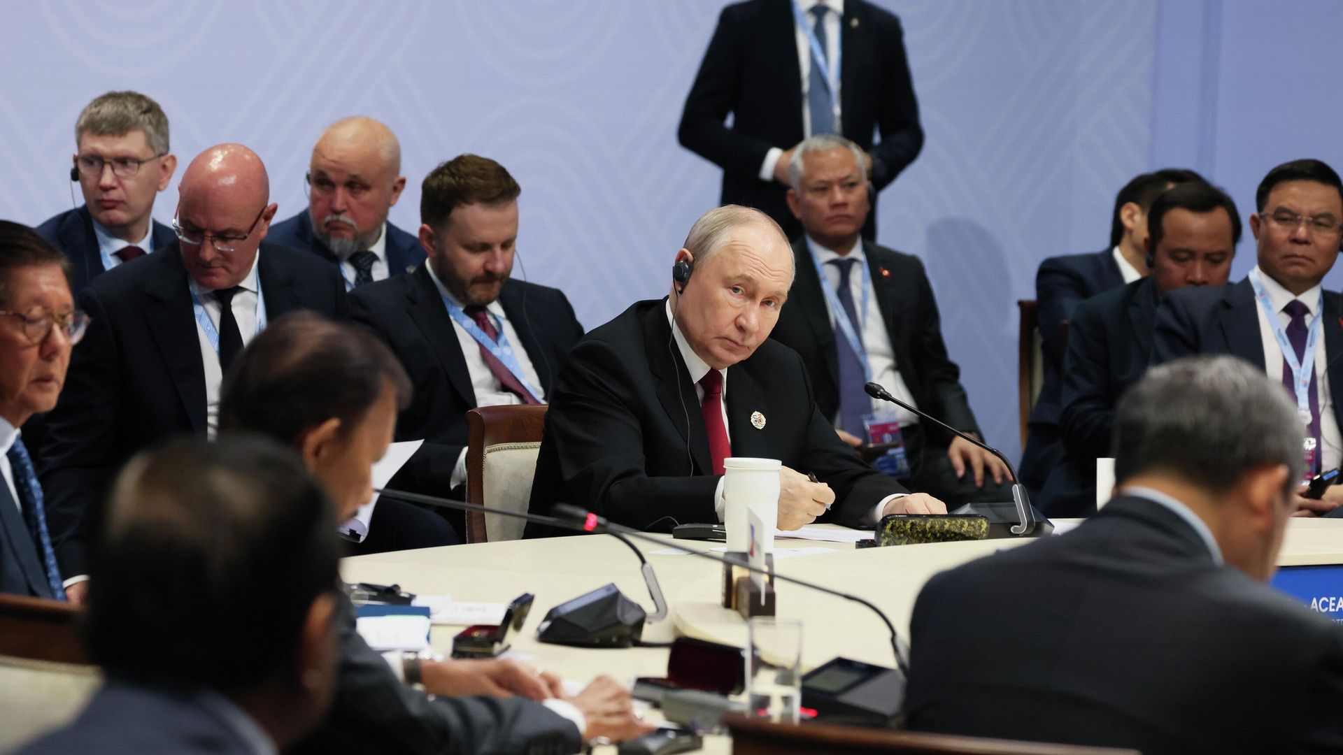 Президент РФ Владимир Путин на пленарном заседании саммита Россия - АСЕАН в Казани Президент РФ Владимир Путин на пленарном заседании саммита Россия - АСЕАН в Казани - РИА Новости, 1920, 18.06.2026