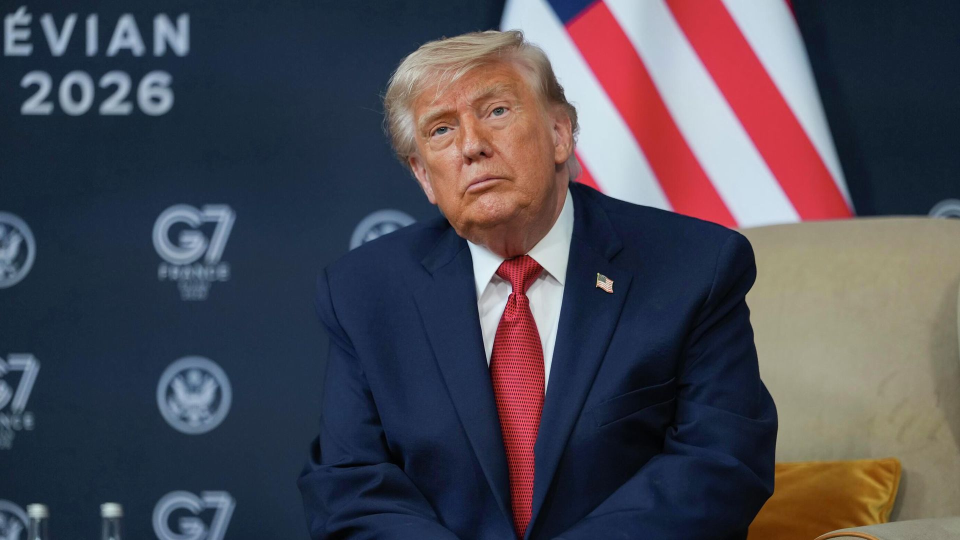 Президент США Дональд Трамп во время встречи с президентом Египта Абделем Фаттахом ас-Сиси на саммите G7 во Франции. 17 июня 2026 - РИА Новости, 1920, 17.06.2026