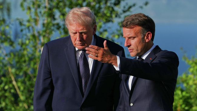 Президент США Дональд Трамп с президентом Франции Эммануэлем Макроном на саммите G7. Эвиан-ле-Бен, Франция Президент США Дональд Трамп с президентом Франции Эммануэлем Макроном на саммите G7. Эвиан-ле-Бен, Франция