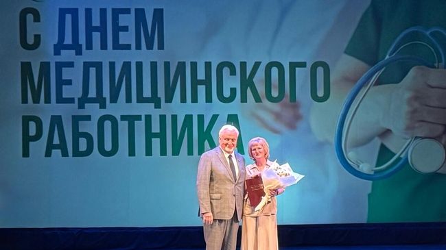 Председатель Тамбовской областной думы Евгений Матушкин наградил медицинских работников Тамбовской области