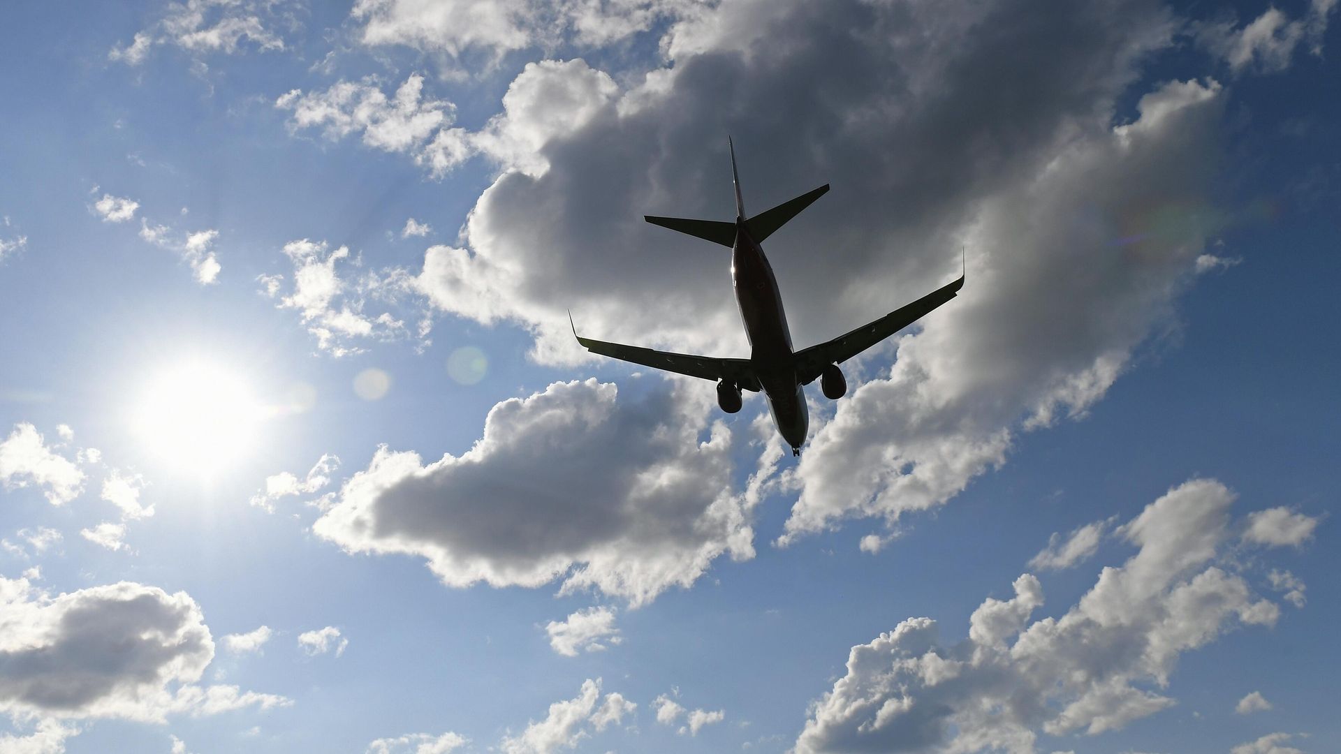 Пассажирский самолёт Boeing 737-800 Пассажирский самолёт Boeing 737-800 - РИА Новости, 1920, 28.07.2026