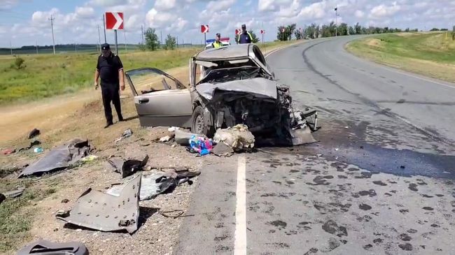 Кадры с места ДТП в Саратовской области