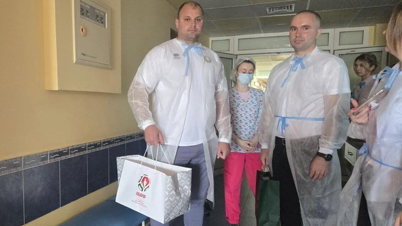 Делегация Минспорта Белоруссии и Белорусской федерации футбола в медцентре в Минске - РИА Новости, 1920, 21.06.2026