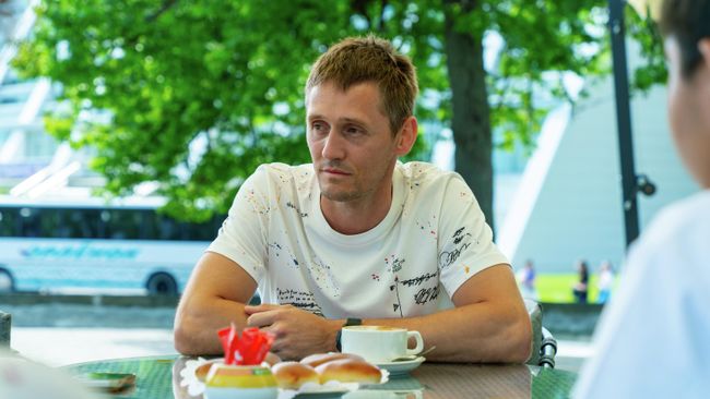 Трехкратный чемпион мира по лыжным гонкам, олимпийский чемпион Никита Крюков в Орленке