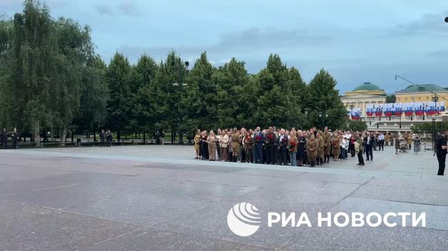 Акция Вахта памяти. Вечный огонь проходит в Москве в честь Дня памяти и скорби