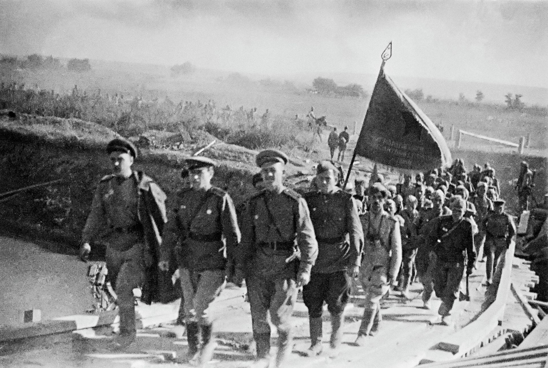 Великая Отечественная война 1941-1945 годов. Ясско-Кишиневская операция. Бойцы 2-го Украинского фронта переходят государственную границу СССР с Румынией на реке Прут - РИА Новости, 1920, 22.06.2026
