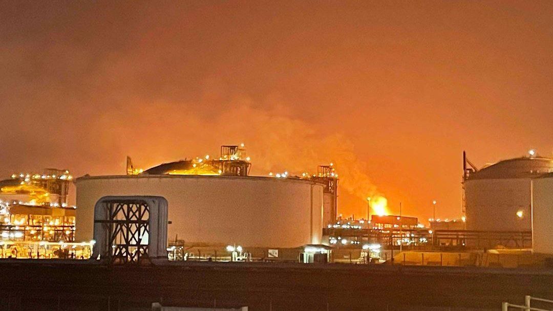 Пожар на газораспределительной станции в Рас-Лаффане в Катаре - РИА Новости, 1920, 22.06.2026