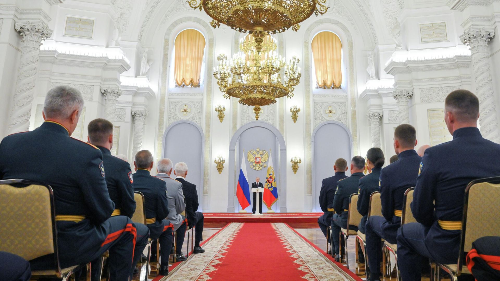 Президент России Владимир Путин выступает на встрече с выпускниками вузов силовых ведомств Президент России Владимир Путин выступает на встрече с выпускниками вузов силовых ведомств - РИА Новости, 1920, 23.06.2026