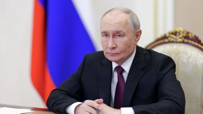 Президент России Владимир Путин проводит в режиме видеоконфереции совещание с членами правительства Президент России Владимир Путин проводит в режиме видеоконфереции совещание с членами правительства